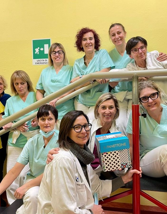 Anche quest'anno lo chef Antonino Cannavacciuolo dona i suoi panettoni agli ospedali del Vco