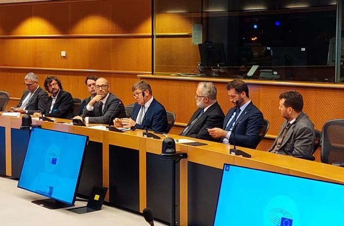 “Presenza del lupo sempre più intensa, l'UE supporti gli Stati colpiti”