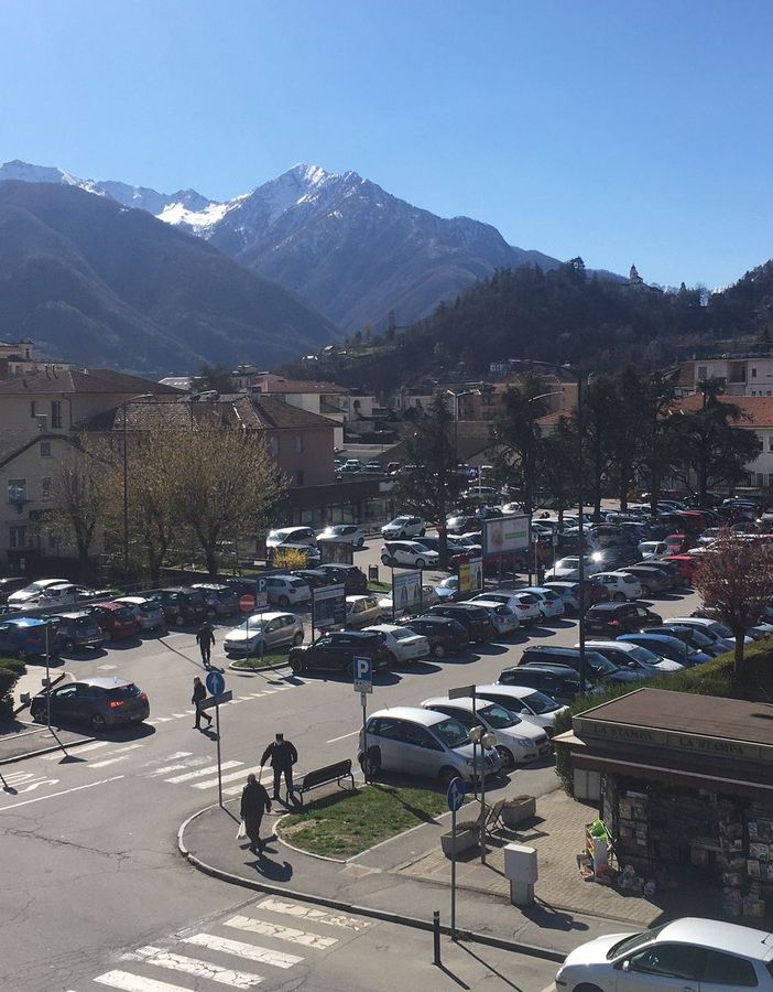 Parcheggi blu gratis a Domo fino alla fine della Zona Rossa