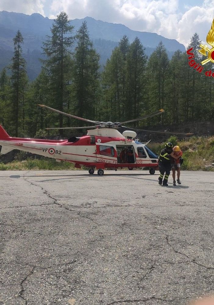 Escursionisti si perdono a Macugnaga, recuperati dall'elicottero dei Vigili del fuoco
