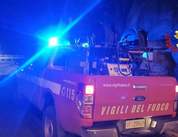 Lastroni di ghiaccio sulla statale dell'Anzasca