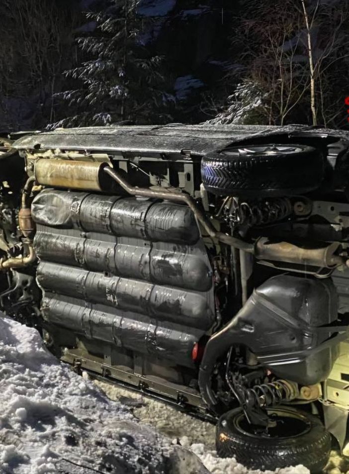 Auto si ribalta in Valle Formazza per il fondo stradale reso scivoloso dalla neve