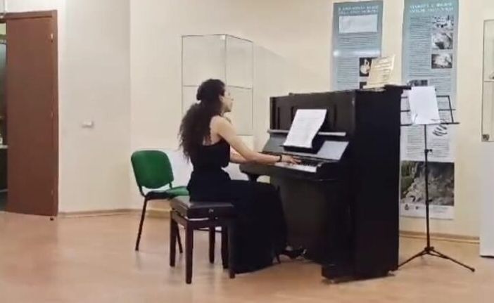 Il pianoforte del professor Dane Tomasini donato al comune di Antrona