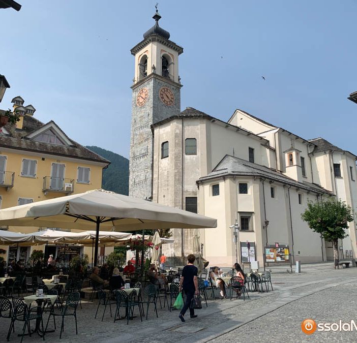 Mercatino dell'antiquariato e dell'artigianato locale a Santa Maria Maggiore
