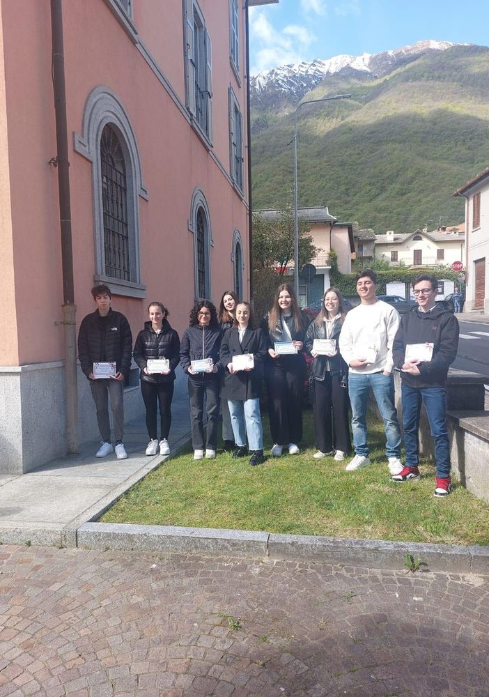 25 aprile: ai neodiciottenni di Pieve Vergonte in dono la Costituzione
