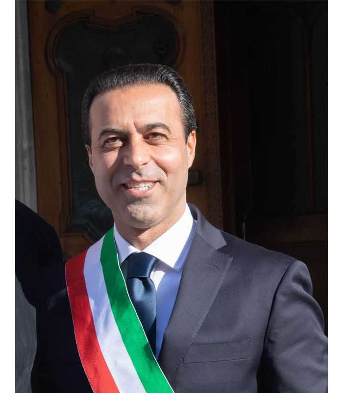 Gli auguri di buone feste del sindaco Lucio Pizzi ai domesi VIDEO