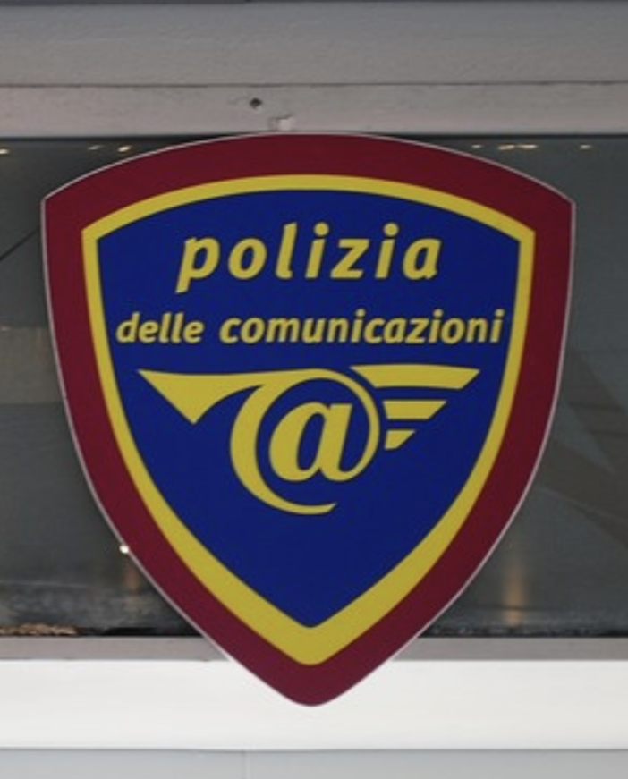 Polizia Postale: attenzione ai falsi profili dei cantanti. La truffa è dietro l'angolo
