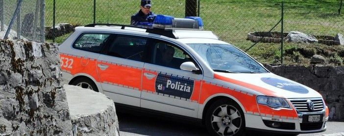 Incendio in un'abitazione di vacanza in Canton Ticino, intossicato un 37enne