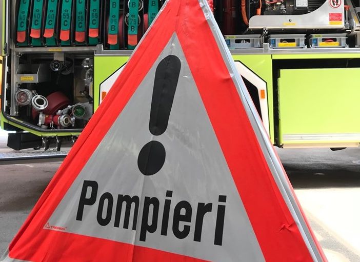 Non solo maltempo in Canton Ticino: incendio nella notte in una palazzina ad Agno. Evacuati gli otto inquilini