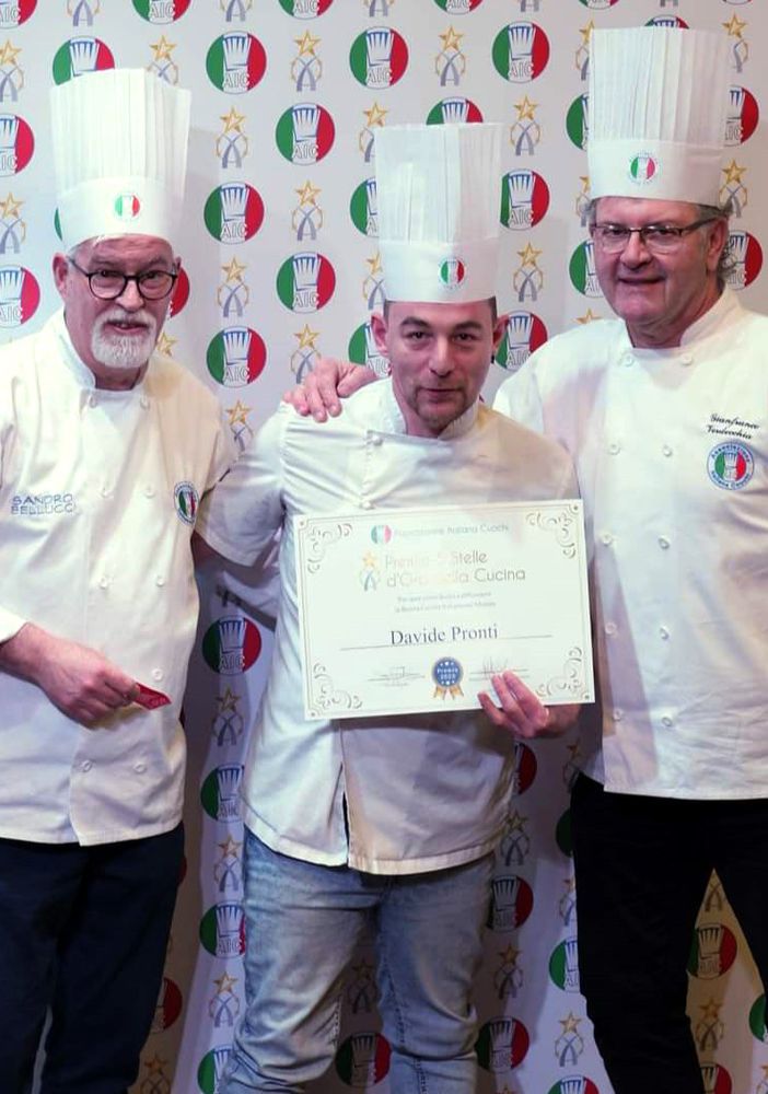 Lo chef Davide Pronti premiato con le 5 Stelle d’oro della Cucina
