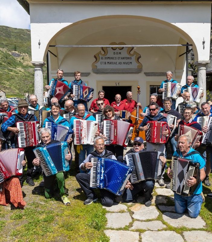 Cascata del Toce, grande successo per il raduno annuale dei fisarmonicisti