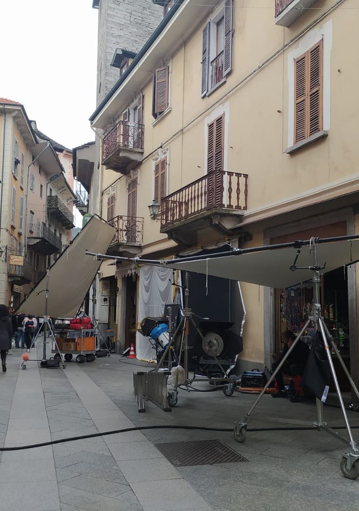 La storica merceria Borgatta di via Briona trasformata in set cinematografico FOTO E VIDEO
