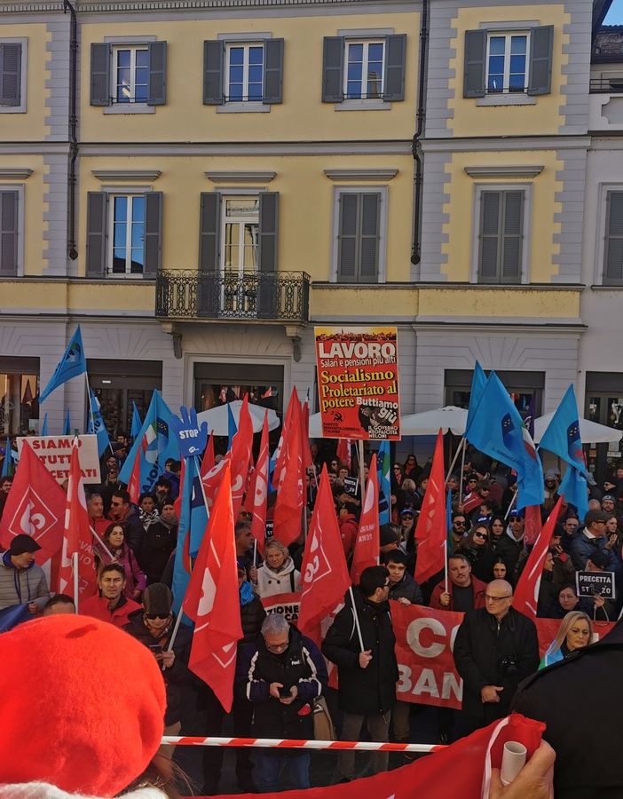 Successo per lo sciopero Cgil e Uil: anche gli studenti in piazza