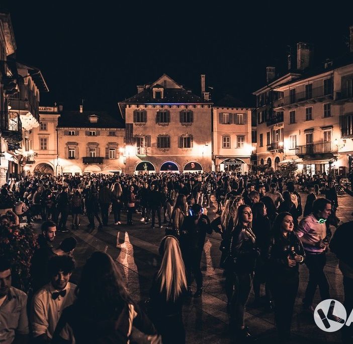 Si balla in piazza Mercato con la Silent Disco