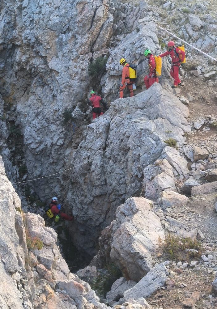 Speleologo Usa bloccato a mille metri sotto terra in Turchia: per salvarlo anche 7 soccorritori piemontesi   FOTO E VIDEO