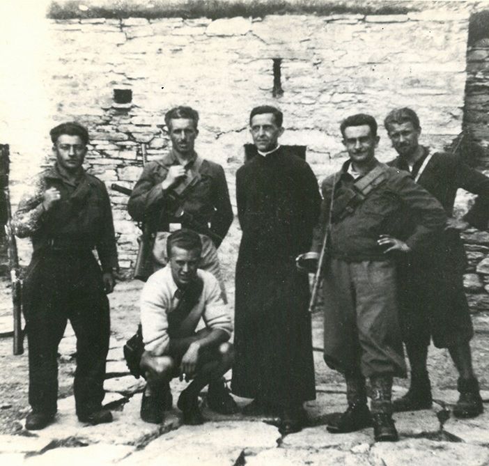 Racconti di vita e di storia all’Alpe Cravariola in una serata dell'associazione Sentieri degli Spalloni