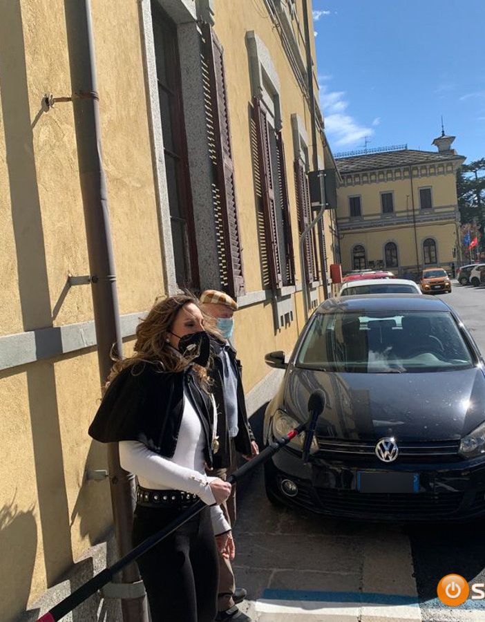Per poco più di una decina di parcheggi a Domo arriva addirittura Striscia la Notizia