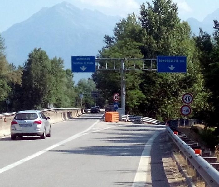 SS 33, lavori nuova illuminazione agli svincoli di Anzola e Domo Sud: chiusure al traffico da domani