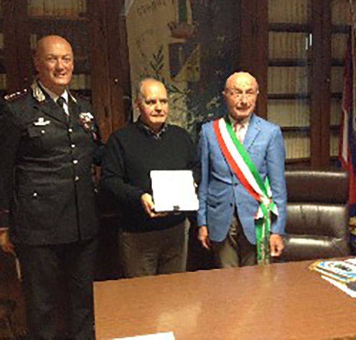 Macugnaga, premiato il Carabiniere che ha prestato 25 anni di servizio