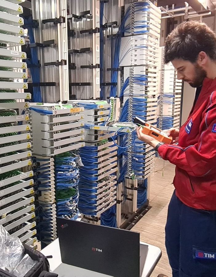 Tim al lavoro per portare la rete ultraveloce nei comuni dei Vco