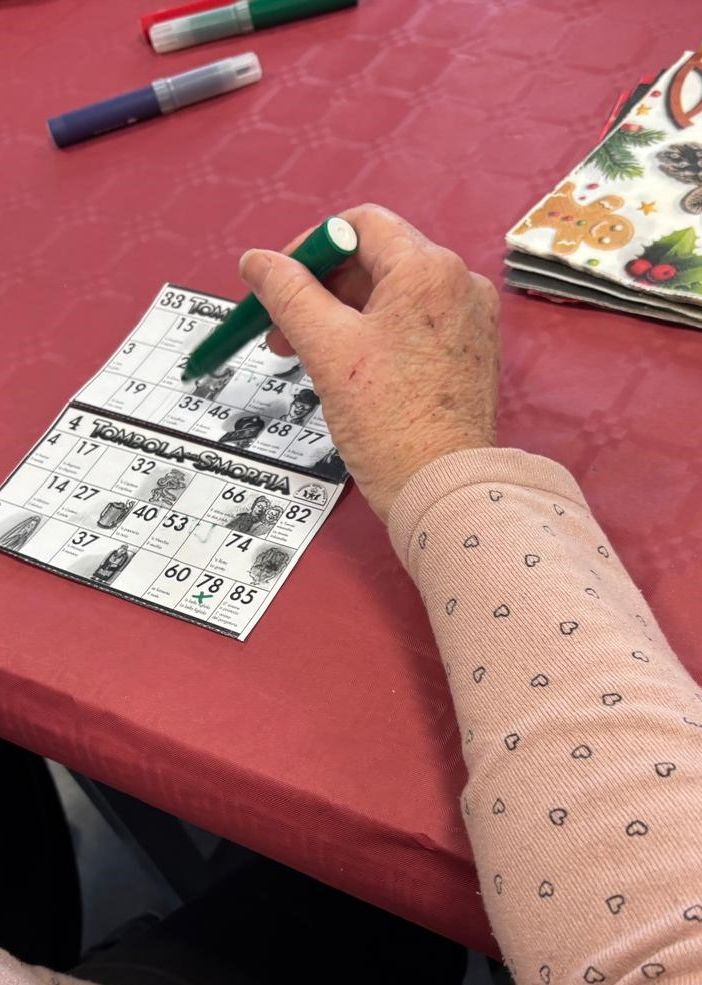 Alzheimer Caffè dell'Ossola, le attività dell'anno concluse con una tombola per anziani e cargiver