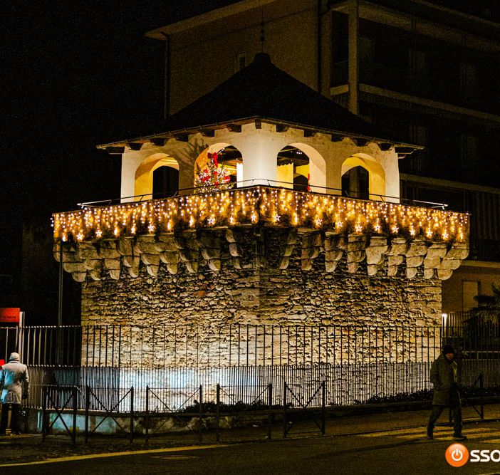 Babbo Natale ha fatto visita alla torretta medievale