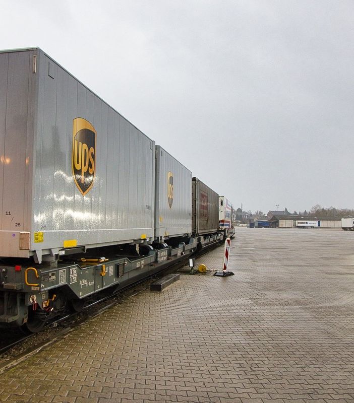 Ups sperimenta il trasporto ferroviario per rendere più sostenibili le spedizioni transfrontaliere