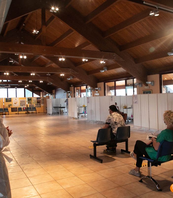 Da lunedì negli hub vaccinali piemontesi accesso diretto per la terza dose