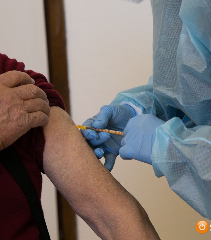 Personale ostetrico inutilizzato per vaccini e tamponi: uno spreco senza alcuna logica