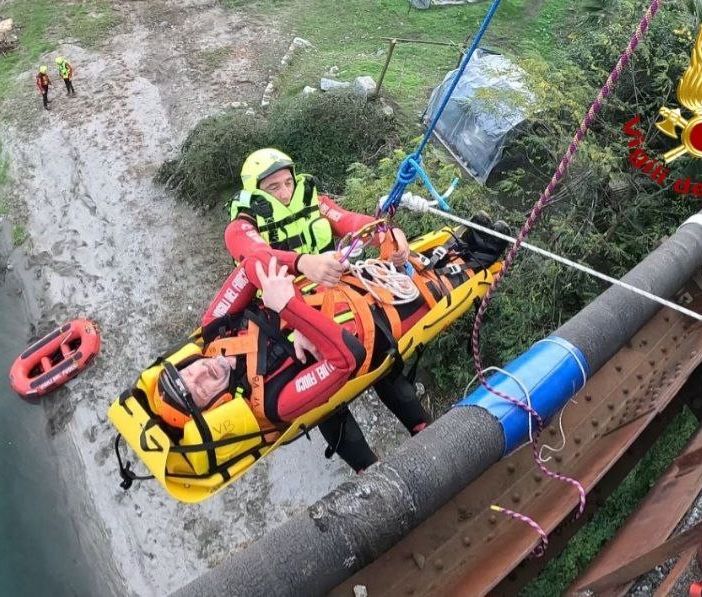 Addestramento fluviale alluvionale per i Vigili del Fuoco: esercitazioni a Verbania