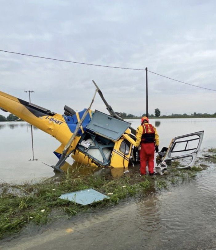 Fuori pericolo i 4 membri dell'equipaggio dell'elicottero precipitato