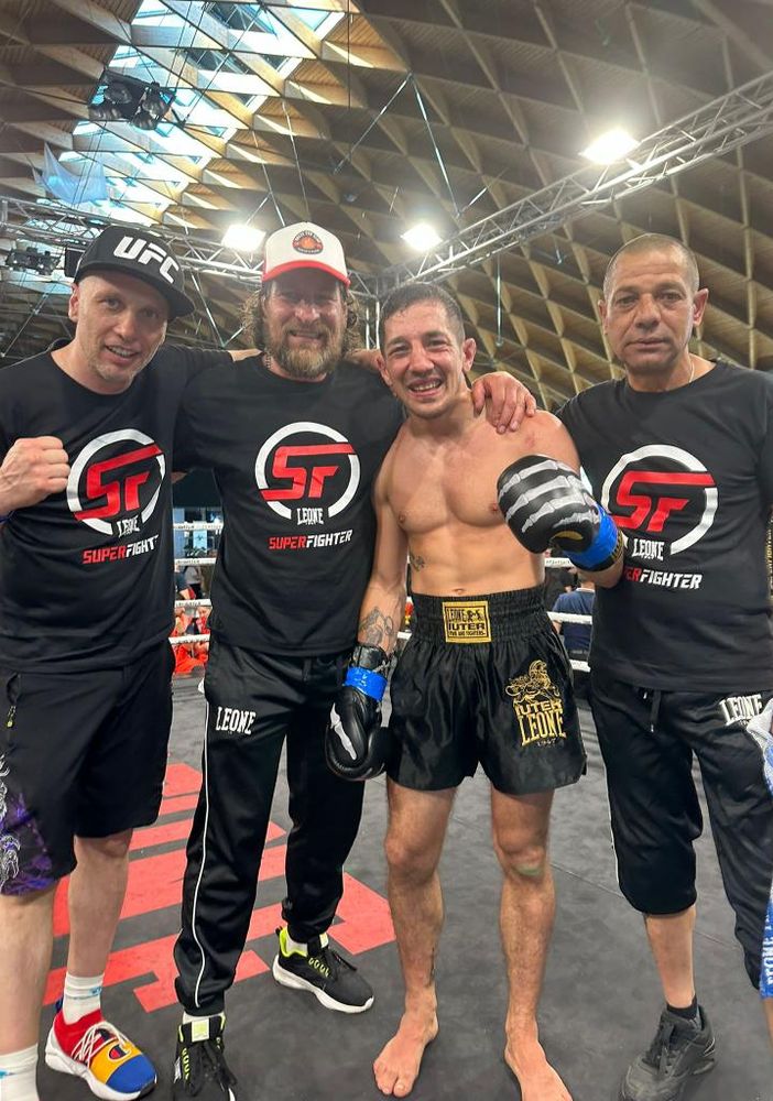 Fabio Zeccola trionfa al torneo Superfighter a Rimini