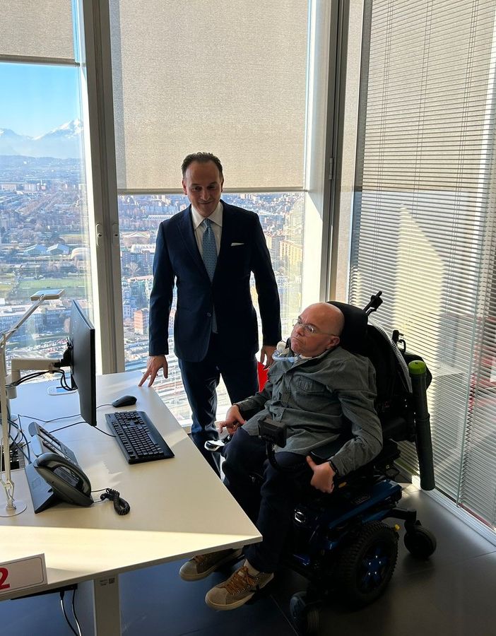 Primo giorno di lavoro al Grattacielo per Massimiliano Caramazza