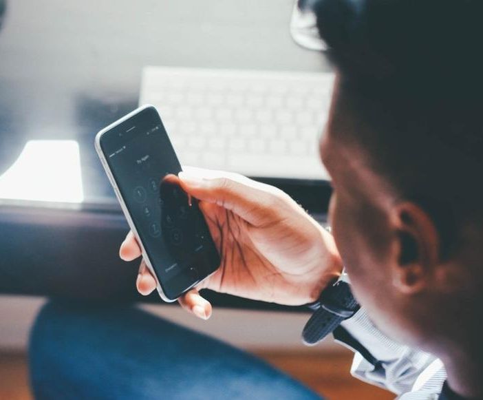 Patentino per lo smartphone, serve una regia regionale