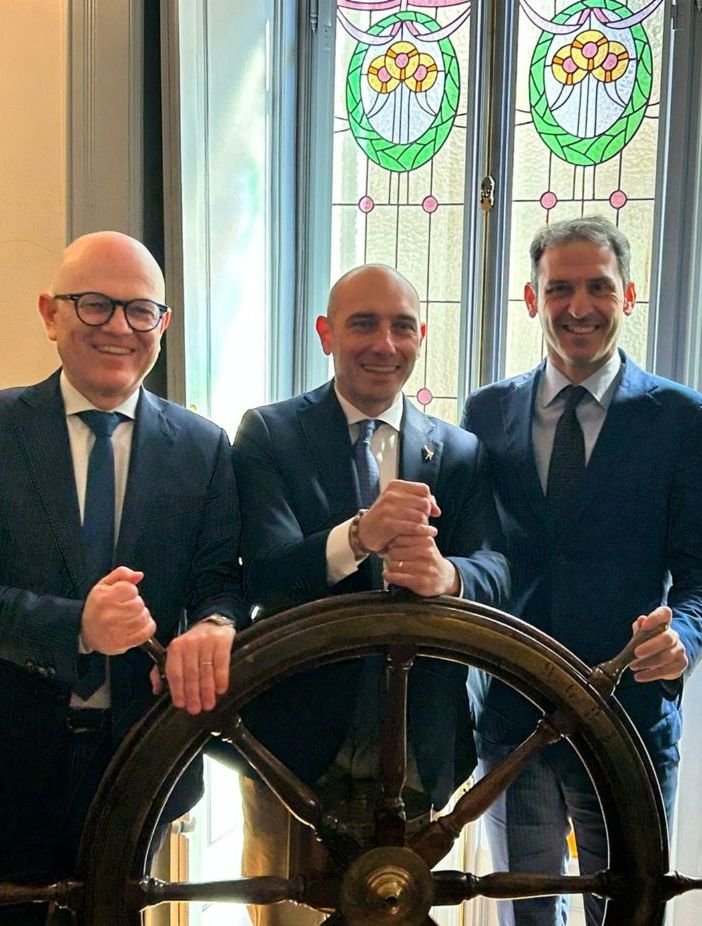 Navigazione Laghi e Trenord insieme per rafforzare mobilità integrata e turismo sostenibile sul Maggiore