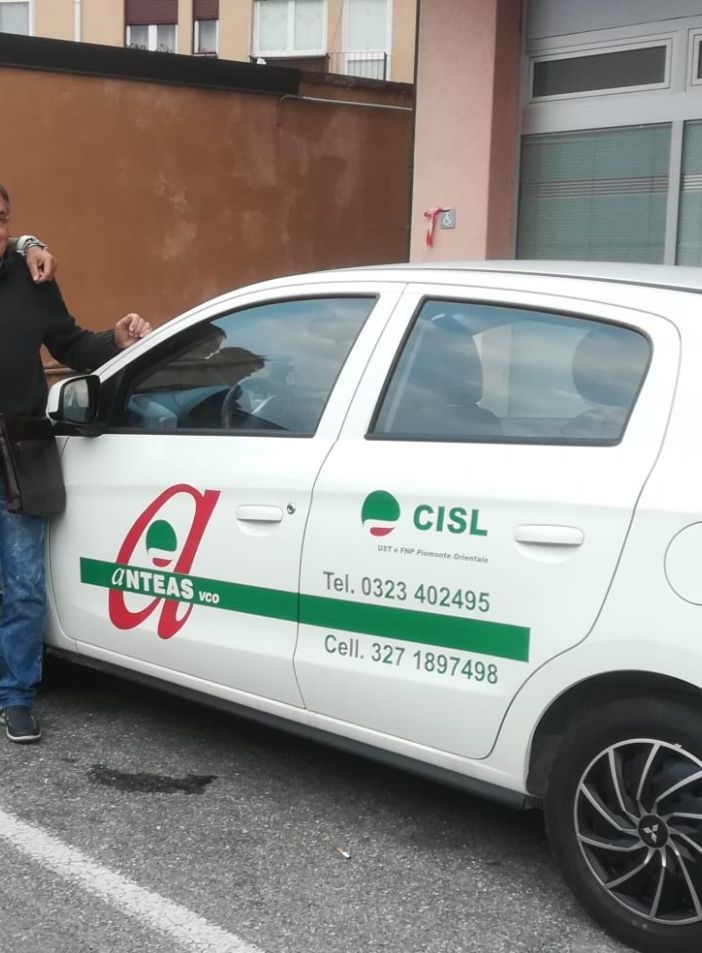 Anteas Cisl Vco, consegnata l' autovettura per il trasporto di anziani e persone fragili