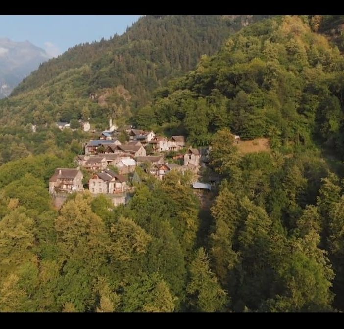 Quarant'anni fa la rinascita di Bordo, ripopolata dalla comunità buddista
