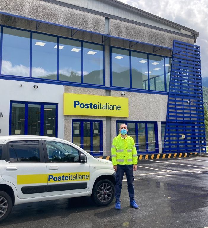 Poste Italiane, la ripartenza raccontata attraverso lo sguardo dei portalettere