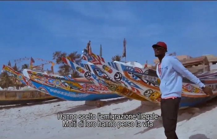 “Il mare è pericoloso, resta in Senegal”: la canzone della Regione Piemonte contro la migrazione clandestina  VIDEO