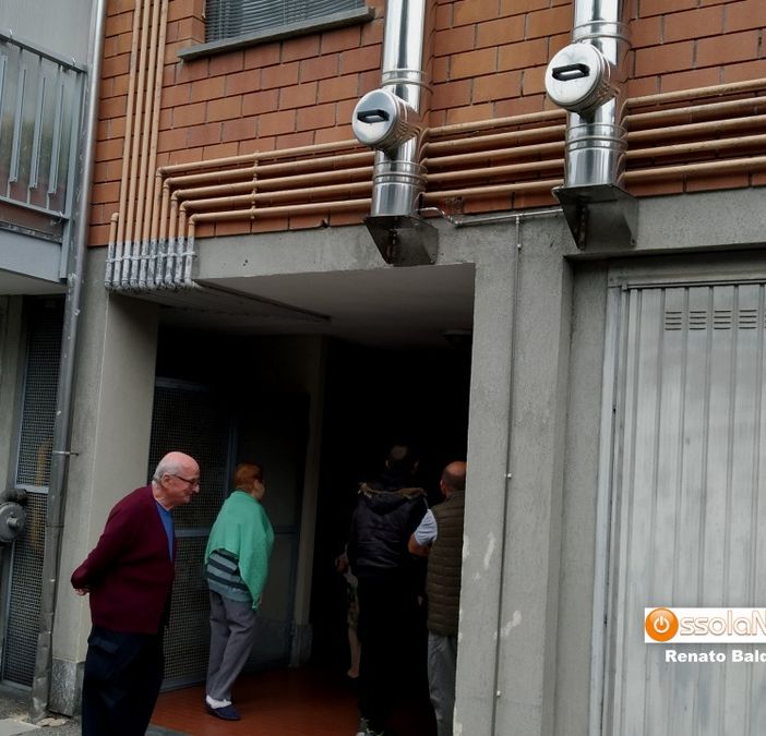 Ascensore rotto da 5 giorni, gli inquilini chiamano i carabinieri