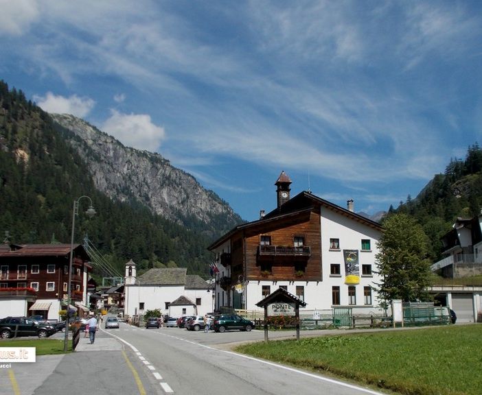 Formazza e Macugnaga ospitano la  mostra ''Passare le Alpi''