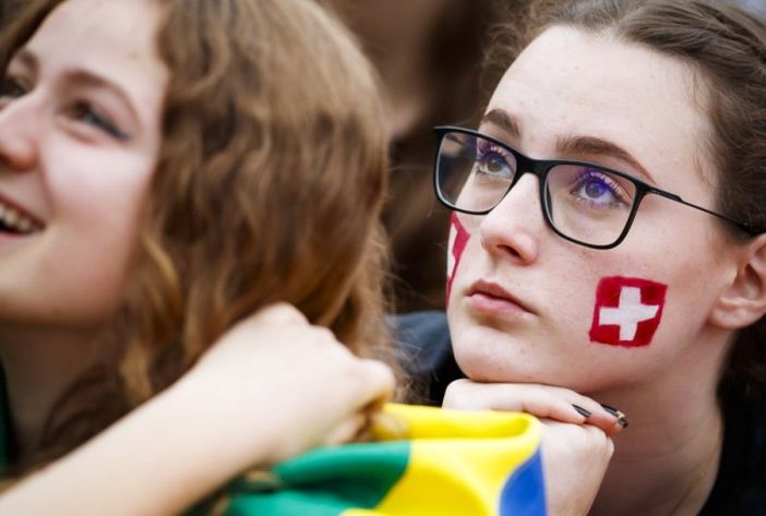 Più stress psicologico e abuso di alcolici tra i giovani svizzeri