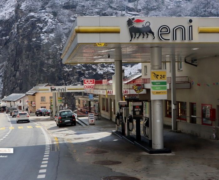 Gli ossolani tornano a fare il pieno in Svizzera