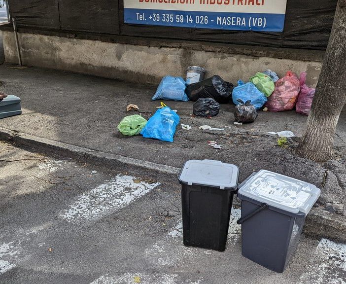 Rifiuti abbandonati in centro a Villadossola: arrivano le multe