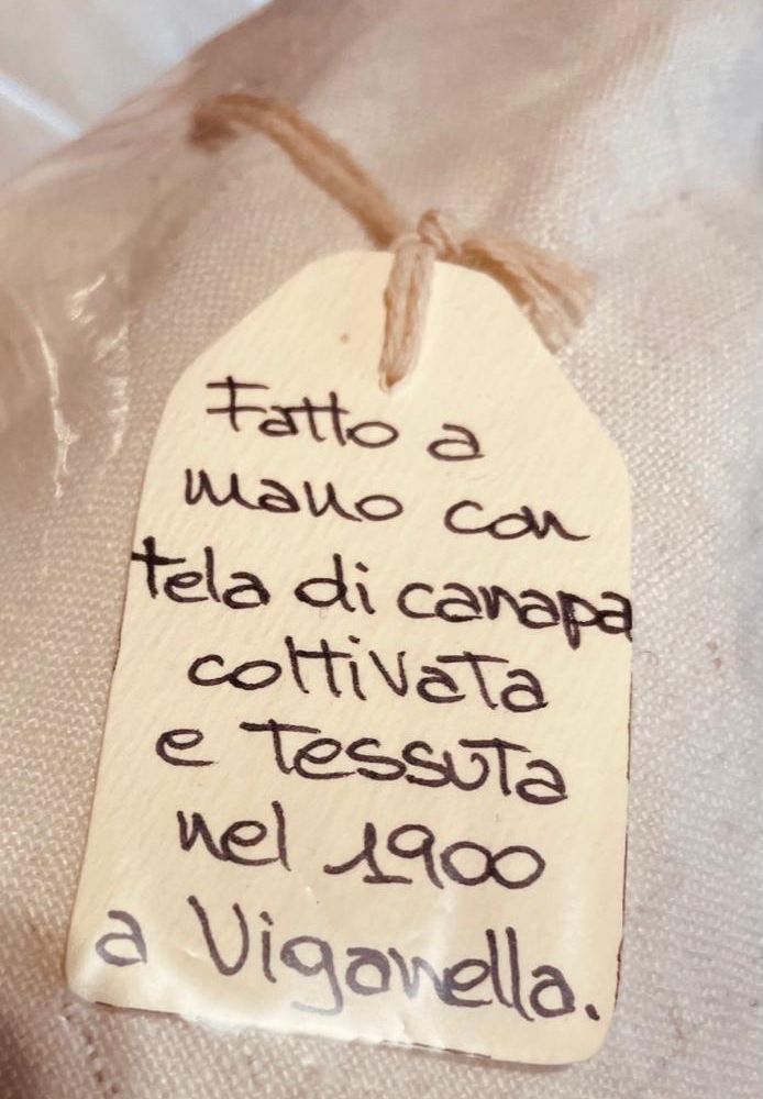 Piccoli lavori natalizi esposti alla 'Tana di Cip e Ciop'