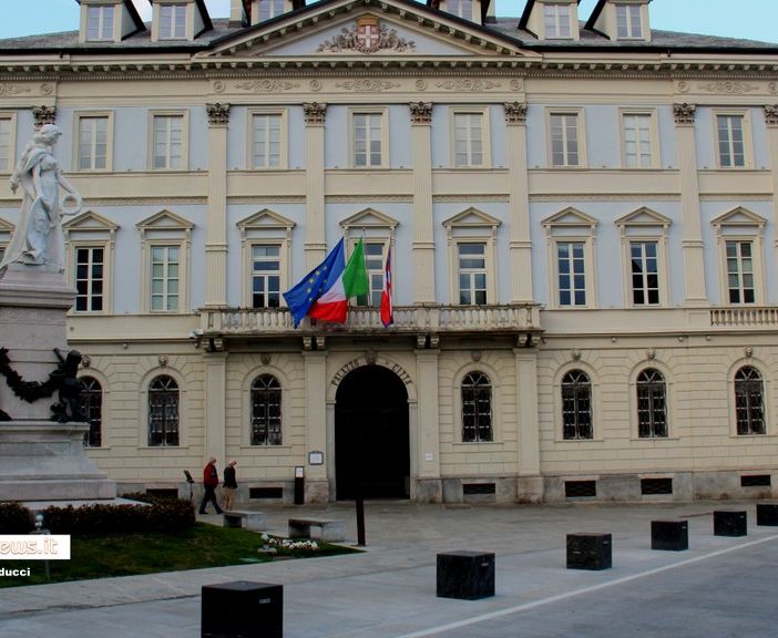 Domodossola, un municipio 'tinto' di rosa