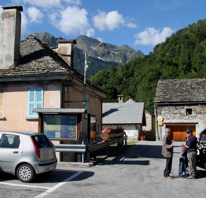 La piazzaetta di Pizzanco, frazione di Bognanco