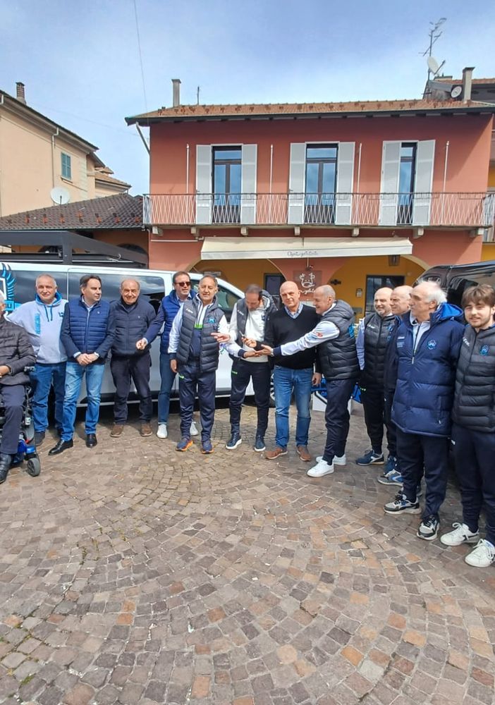 Consegna ufficiale dei nuovi pulmini per gli Invincibili: una grande conquista per la squadra paralimpica FOTO