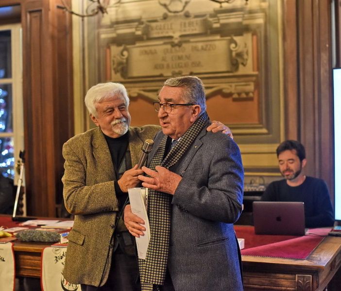 Concluso il Bagna Cauda Day 2022 con il premio &quot;Testa d'Aj&quot;. Un'edizione con oltre 20mila bagnacaudisti