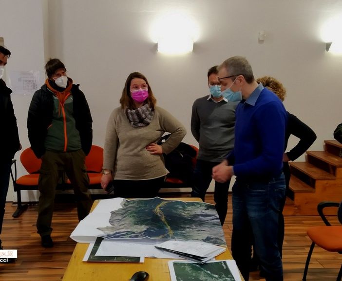 Nella foto: un momento dell'incontro tra Terna e i residenti di Crodo